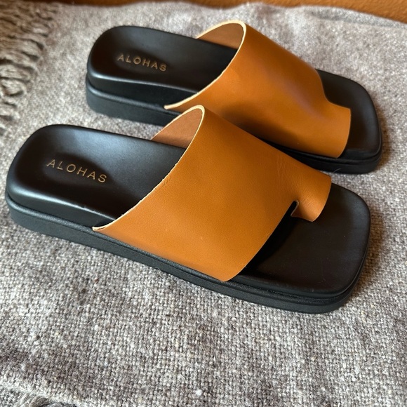 ALOHAS Brown and Black Sandals - Picture 5 of 13